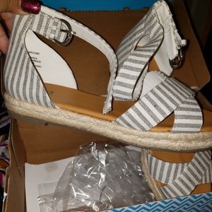 a.n.a Shoes - Super cute sandles sz. 9 a.n.a Shoes - Super cute sandles sz. 9